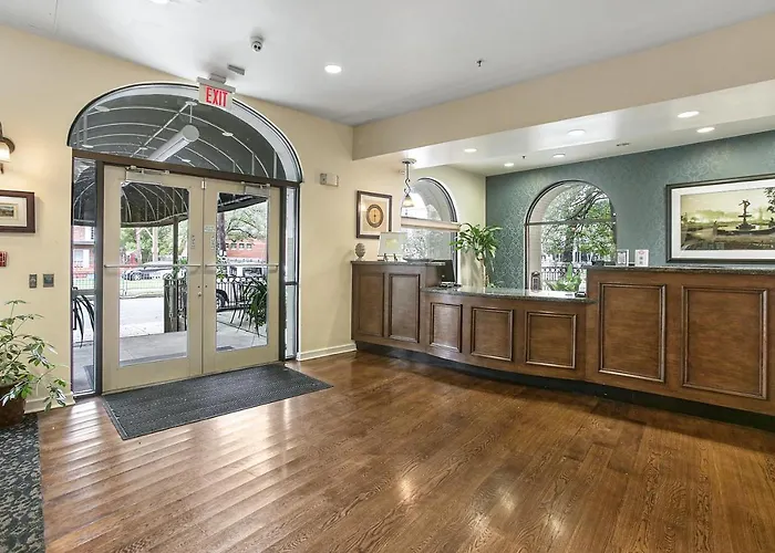 St Charles Inn, Superior Hotel